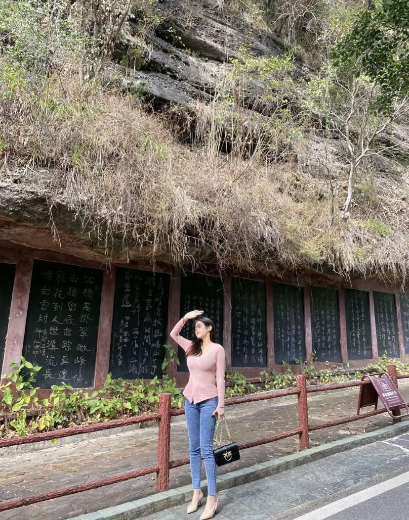 胸大的学生妹